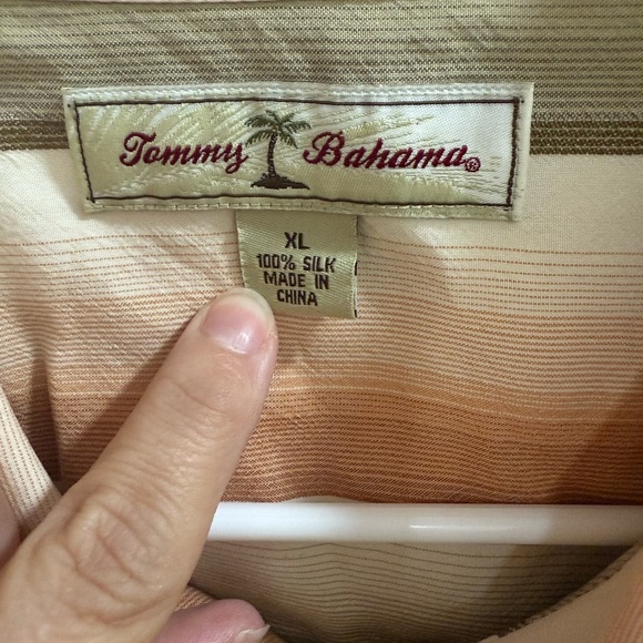 Tommy Bahama Men's 100% Silk Brown/Peach Stripe Button Up Short Sleeve Shirt - Picture 3 of 4